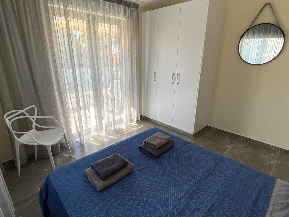 Luxury Villa Roma Near The Beach Coral Bay Exterior photo