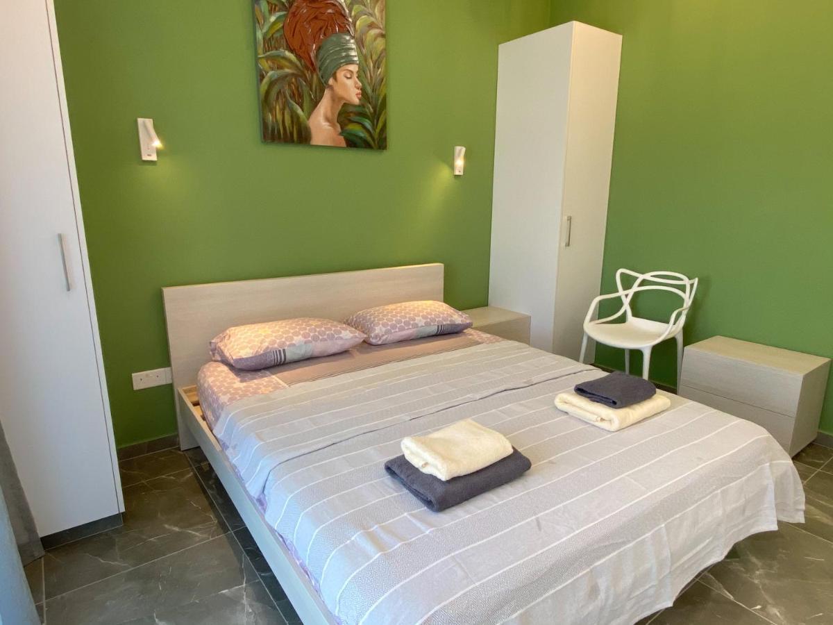 Luxury Villa Roma Near The Beach Coral Bay Exterior photo