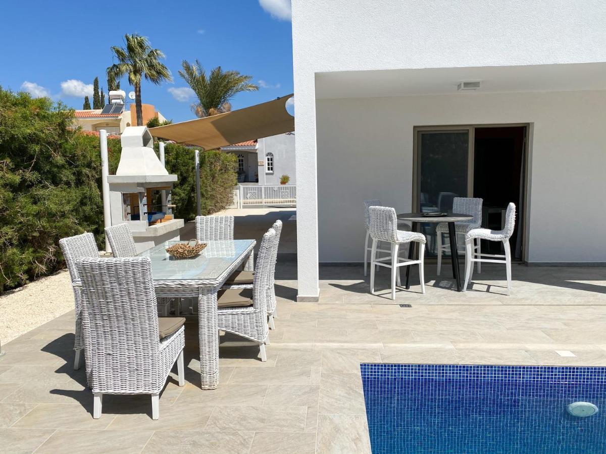 Luxury Villa Roma Near The Beach Coral Bay Exterior photo