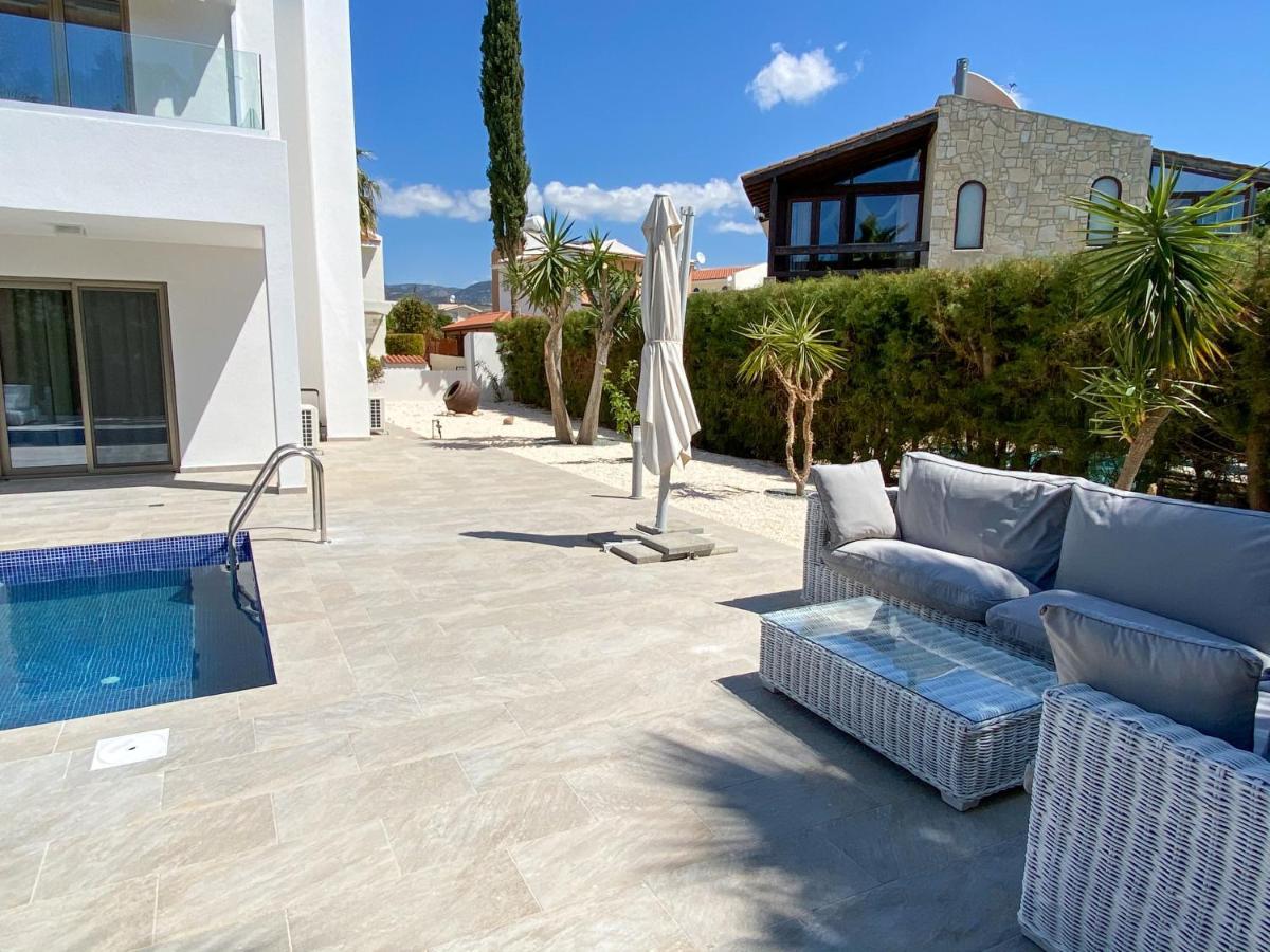 Luxury Villa Roma Near The Beach Coral Bay Exterior photo