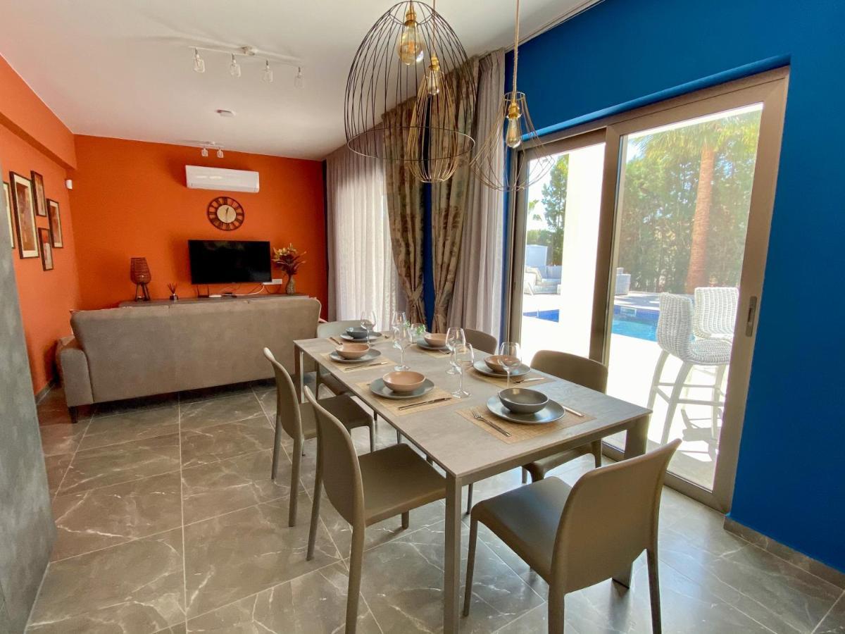 Luxury Villa Roma Near The Beach Coral Bay Exterior photo