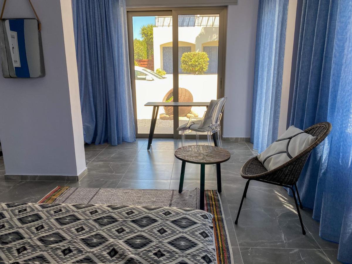 Luxury Villa Roma Near The Beach Coral Bay Exterior photo