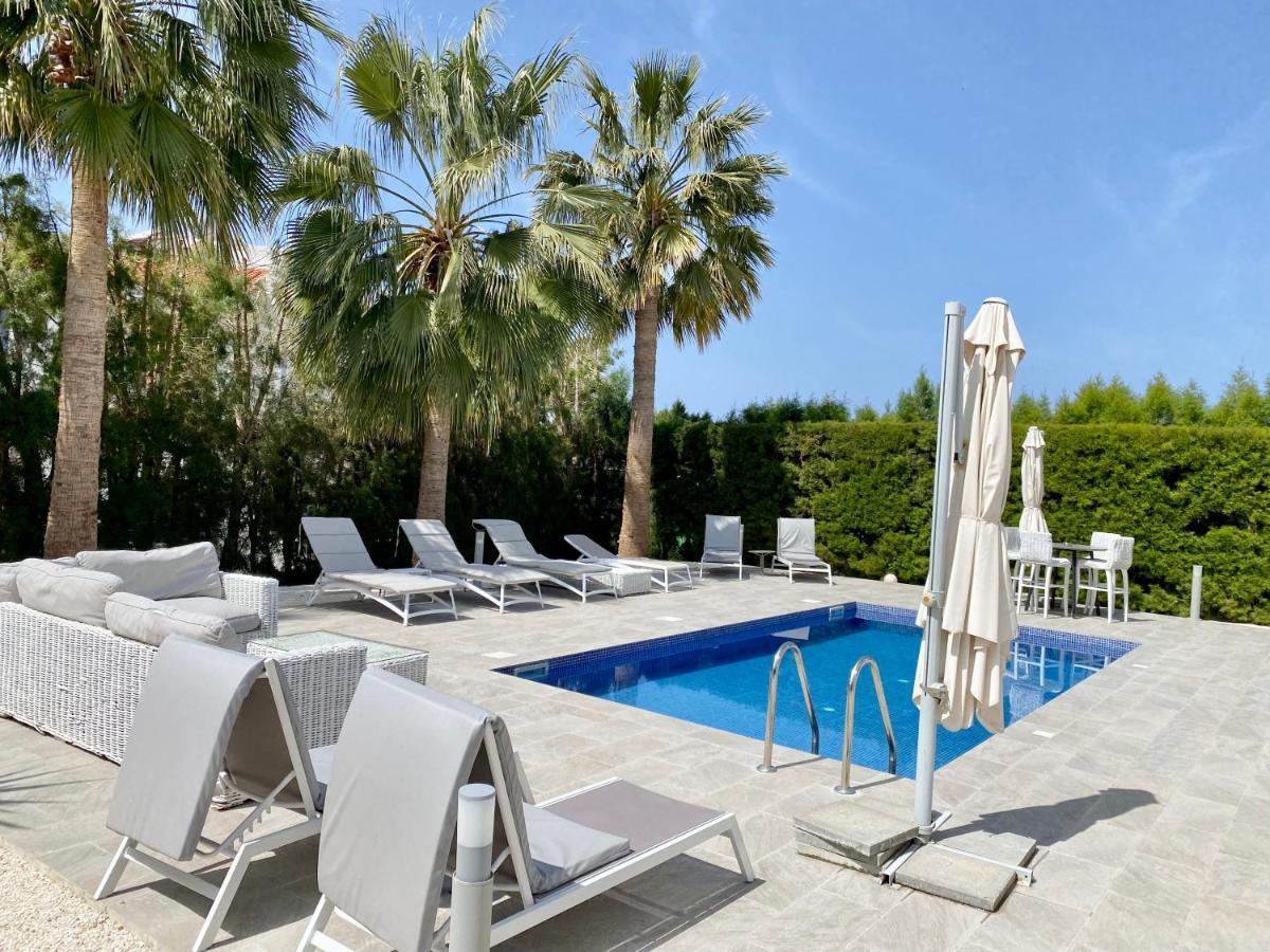 Luxury Villa Roma Near The Beach Coral Bay Exterior photo