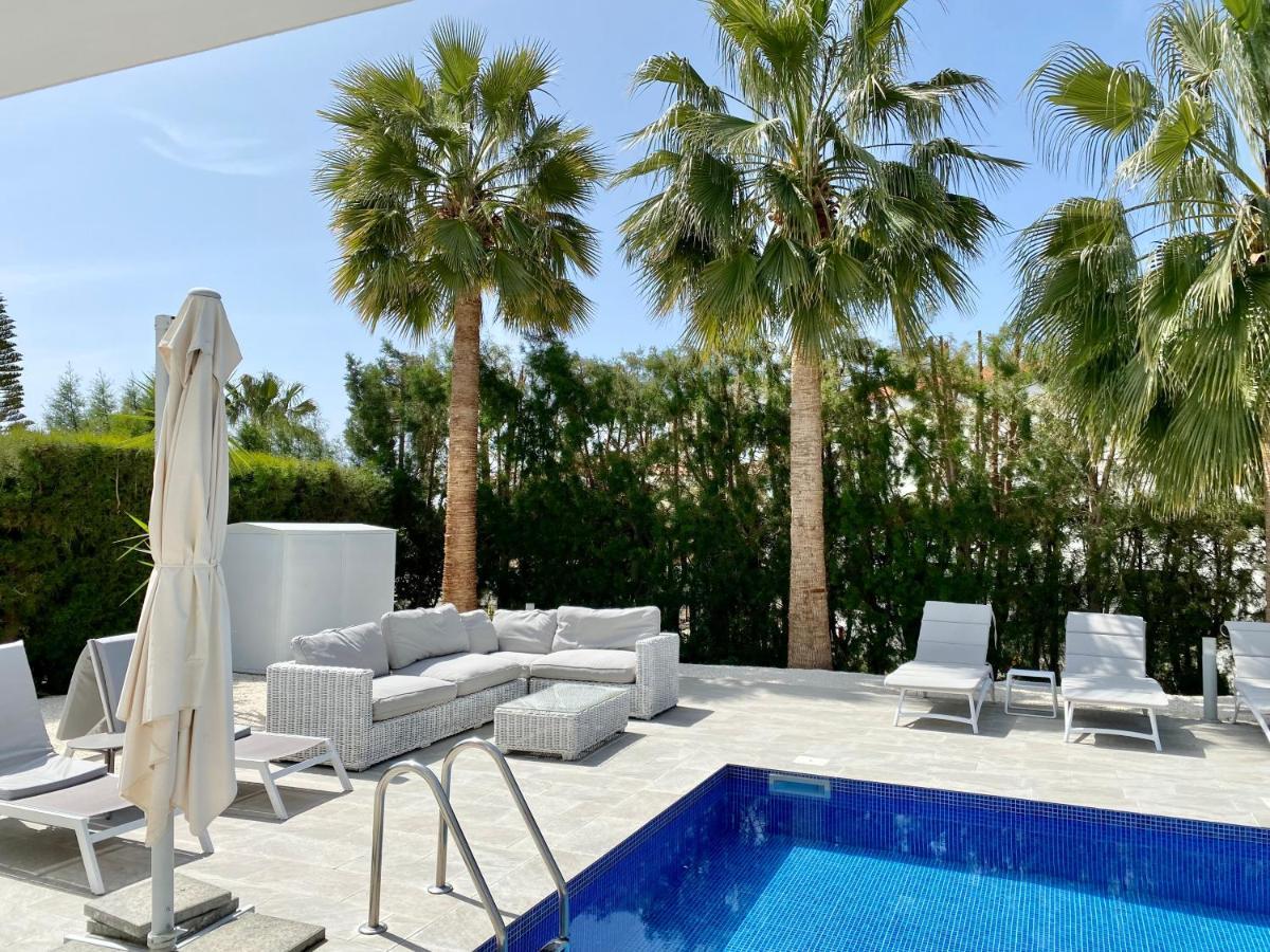 Luxury Villa Roma Near The Beach Coral Bay Exterior photo